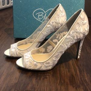 Betsy Johnson ivory lace heels